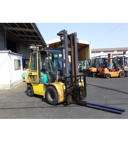 Xe nâng Komatsu 4.5 tấn 4.5 mét dịch giá FD45T-8 máy 6D102 đời 2004 đã qua sử dụng